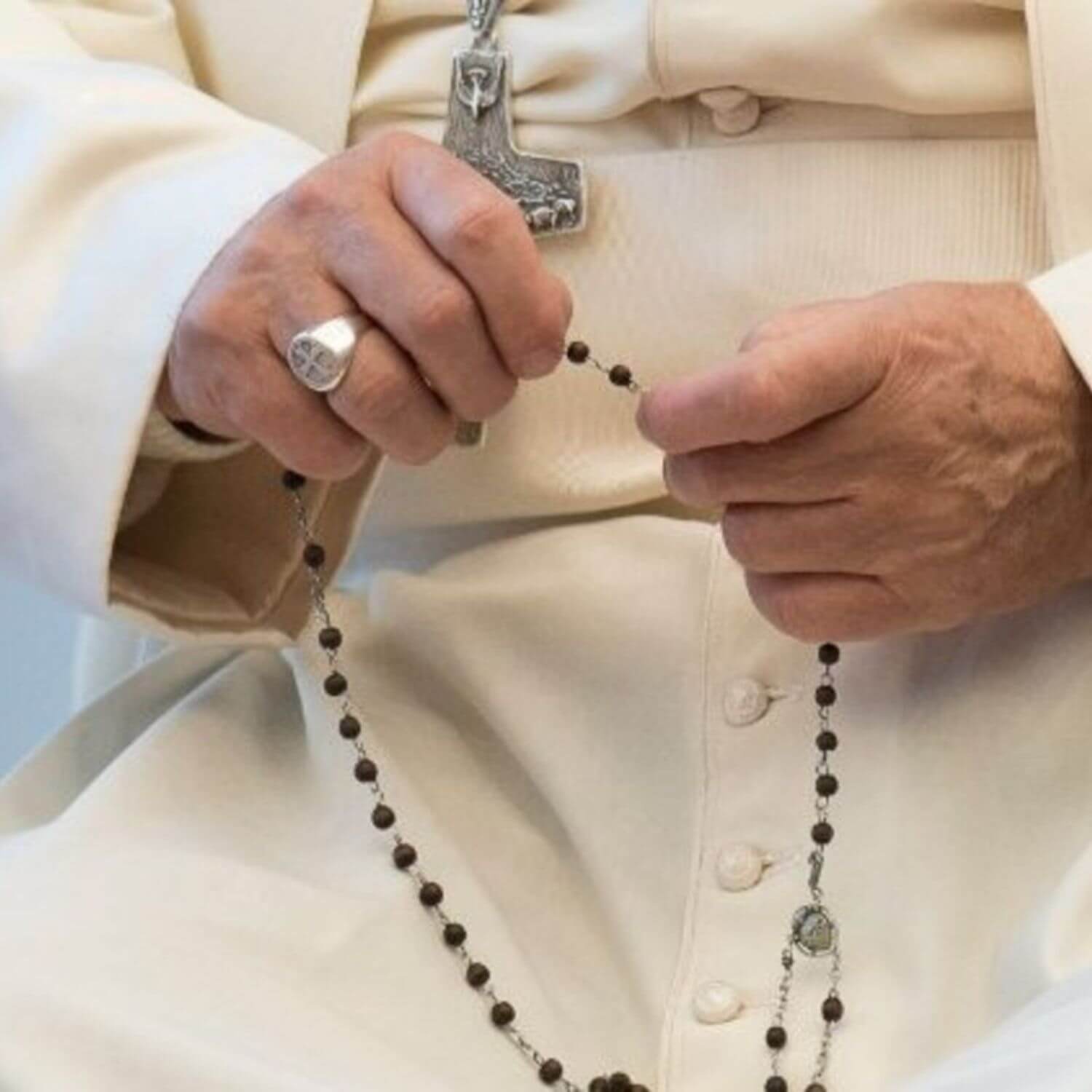 Programa de Radio María: Santo rosario con el Papa