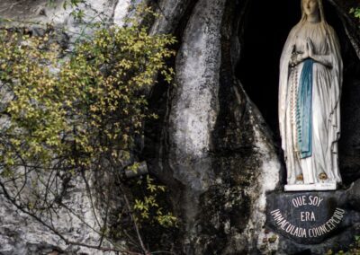 Novena a la Virgen de Lourdes 5