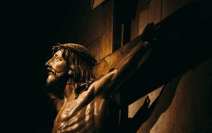 Contemplemos al Crucificado